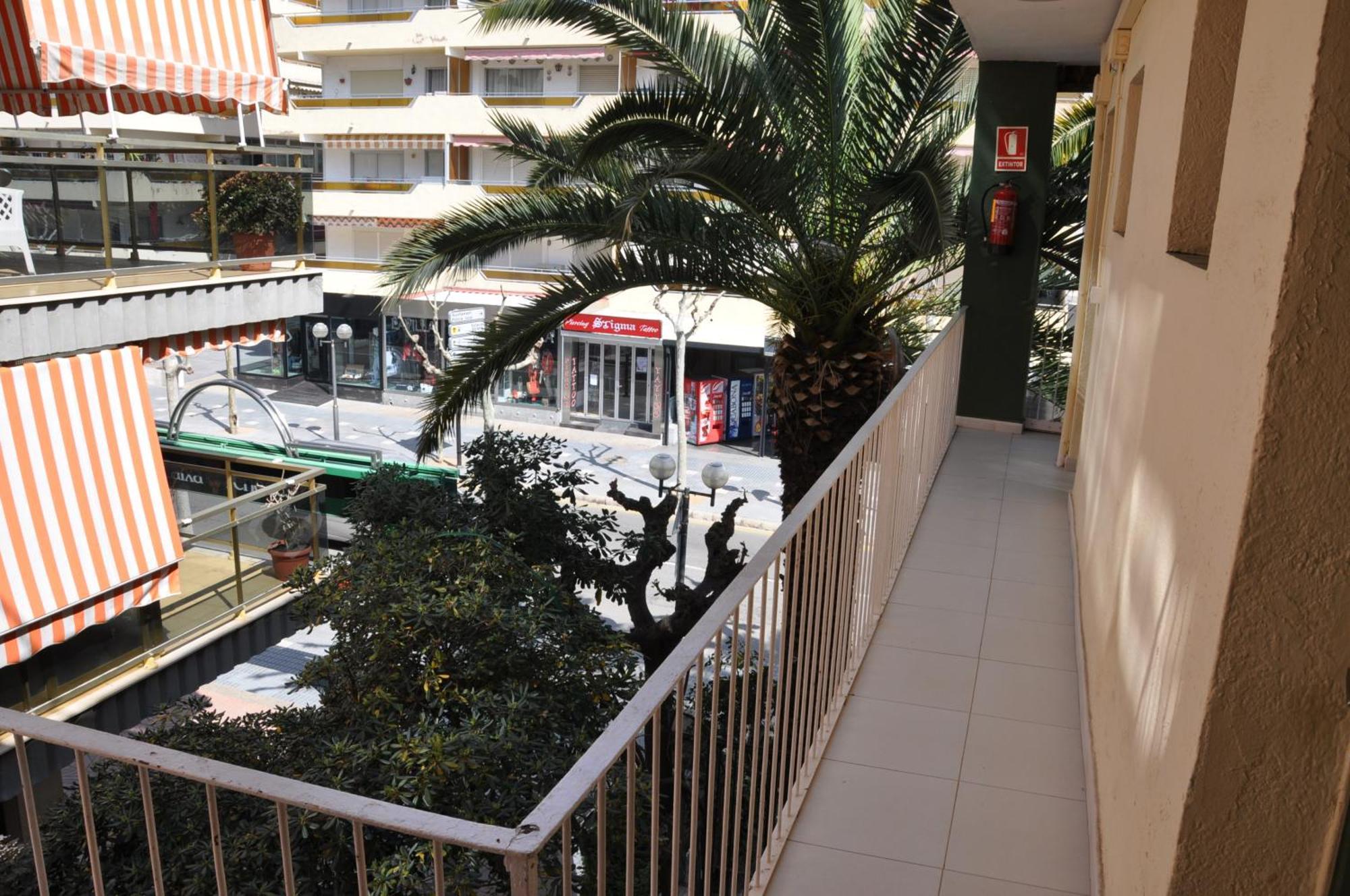 Hostal Montsant Salou Extérieur photo