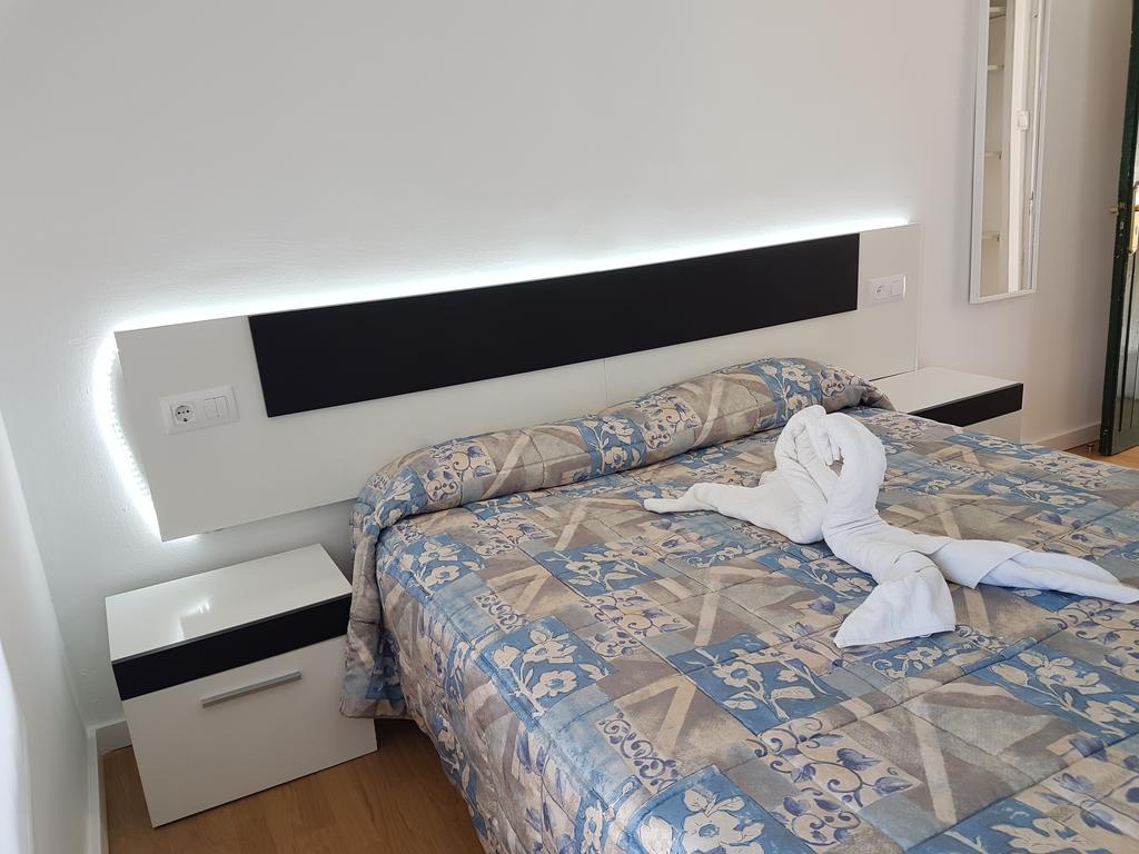 Hostal Montsant Salou Extérieur photo