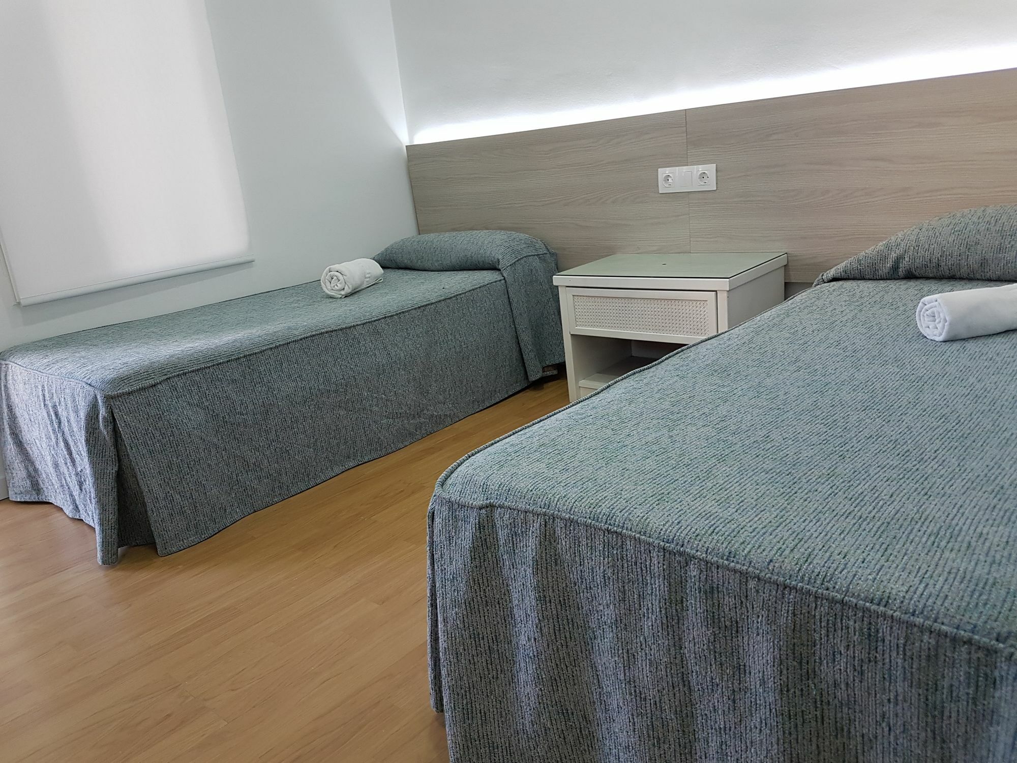 Hostal Montsant Salou Extérieur photo